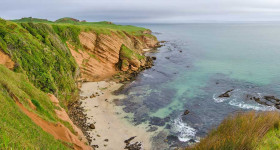 Cliffs in the Chatham islands 1074593042